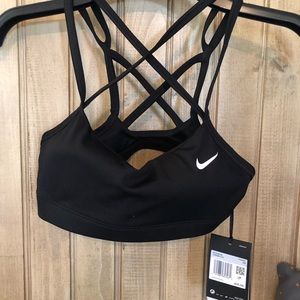 Nike sports bra new with tags xs